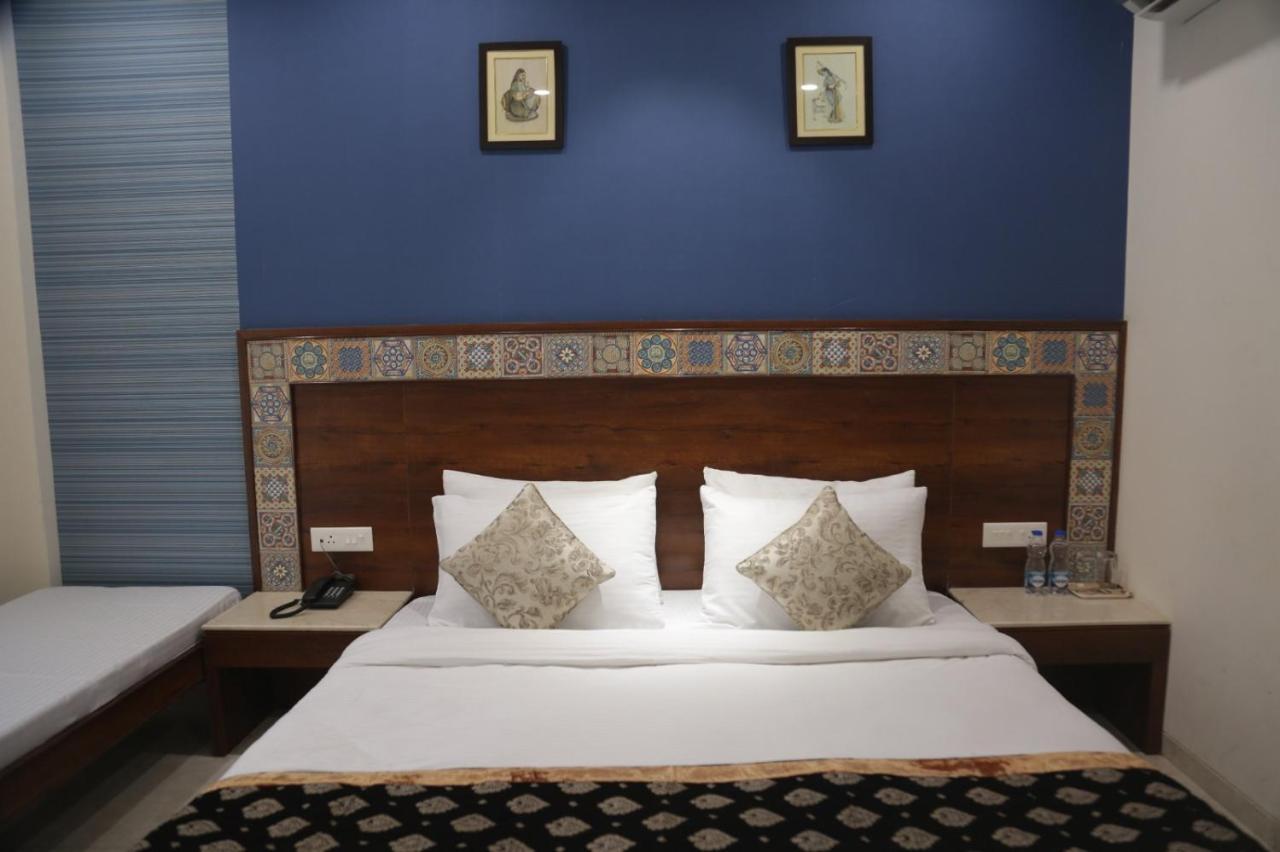 Executive Club Hotel Bareilly Exterior photo