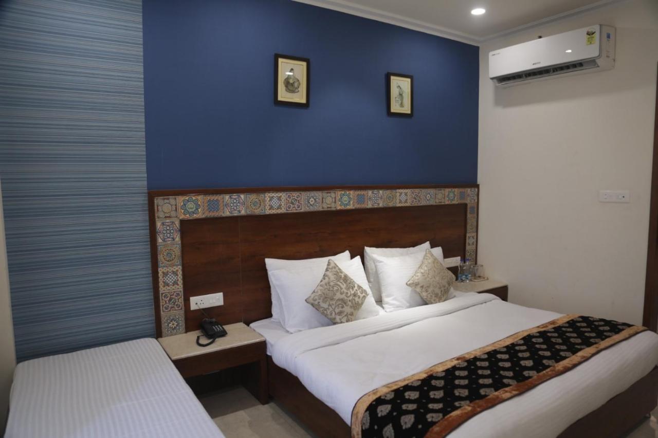 Executive Club Hotel Bareilly Exterior photo