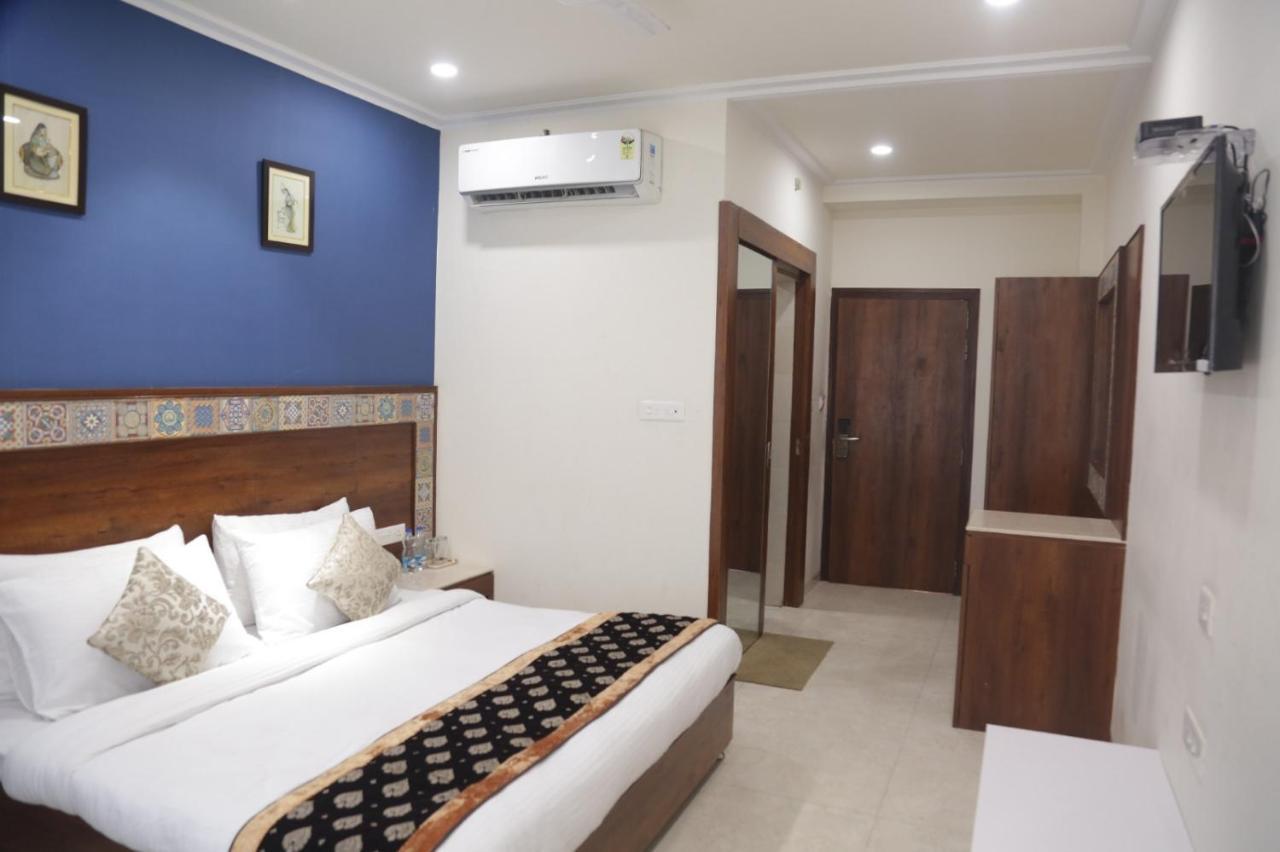 Executive Club Hotel Bareilly Exterior photo