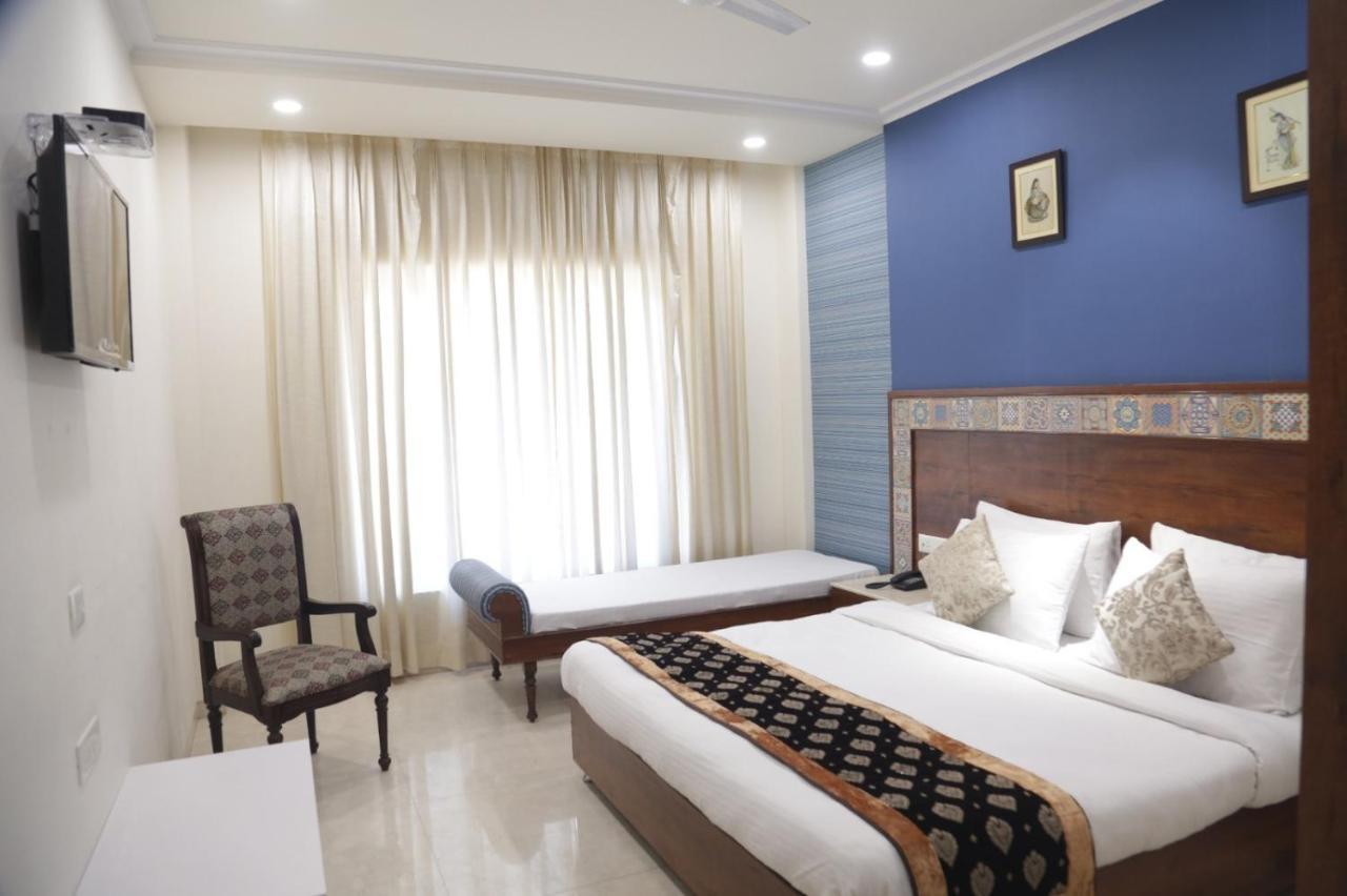 Executive Club Hotel Bareilly Exterior photo
