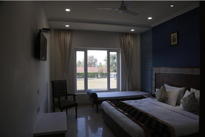 Executive Club Hotel Bareilly Exterior photo